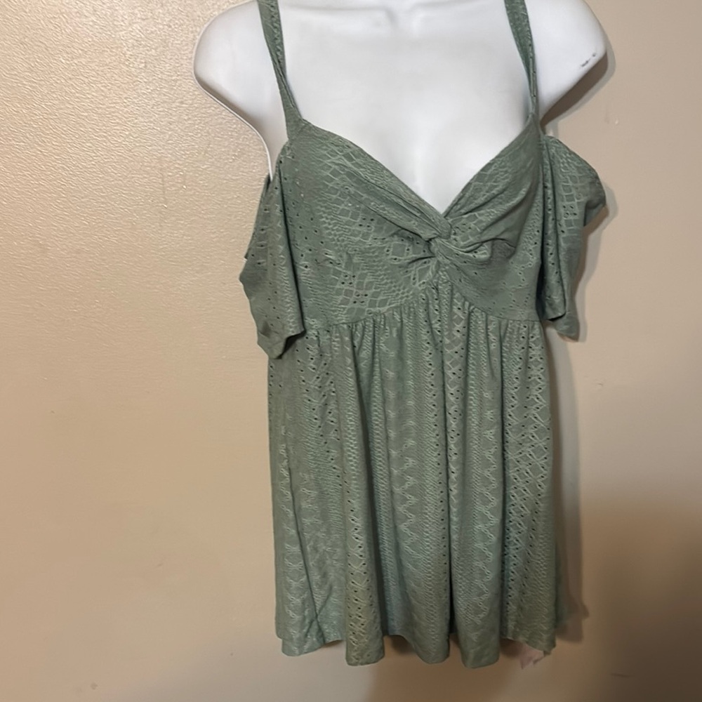 NWT Womens  Textured Green top size Xl